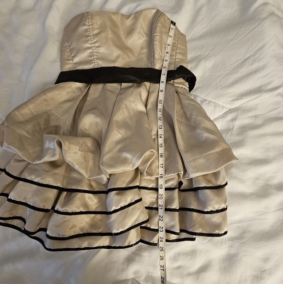 FOREVER 21 Dress - Picture 6 of 7